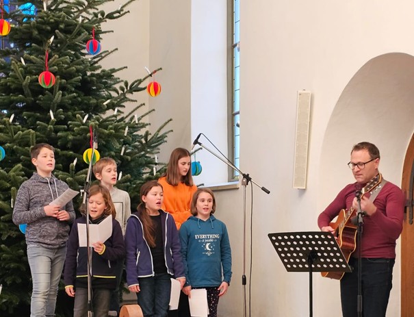 Kirche Kunterbunt und die verändernde Kraft von Weihnachten